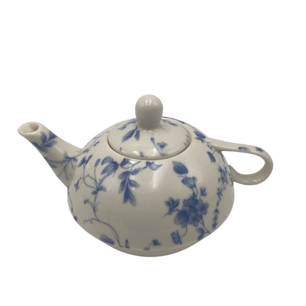 ND Exclusive Vintage Blue Floral Porcelain Teapot Decorative 4"